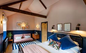 The Queens Chew Magna